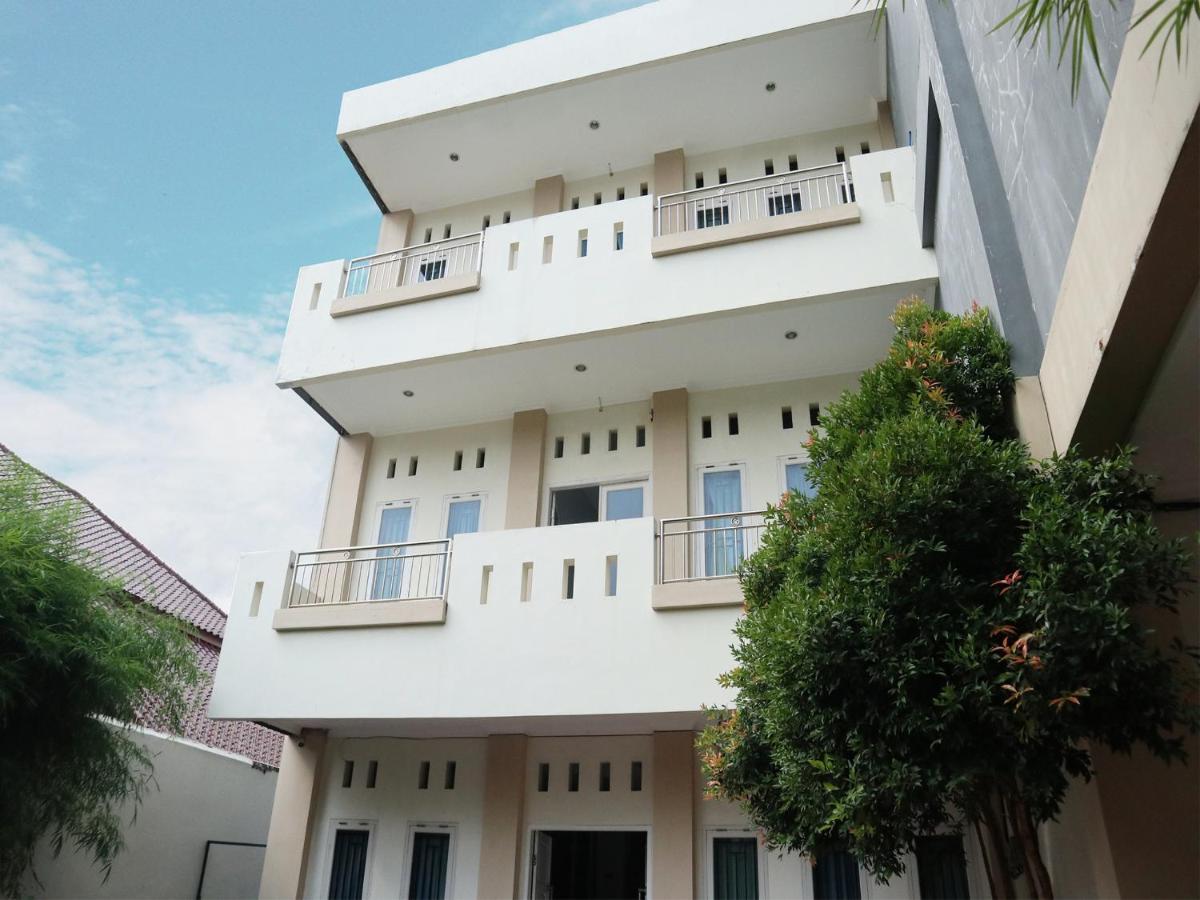 Oyo 1649 Grya Lavinsa Hotel Padang  Exterior foto