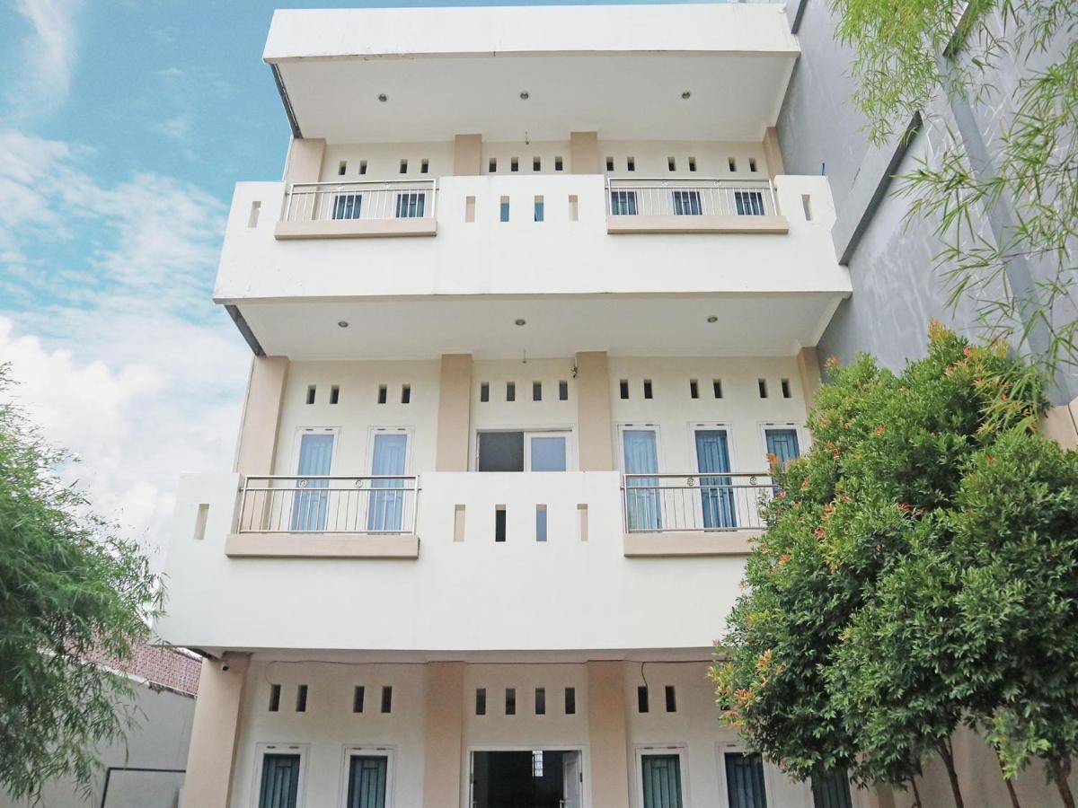 Oyo 1649 Grya Lavinsa Hotel Padang  Exterior foto